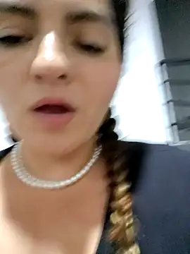 RosaliaVicky online show from February 6, 2026, 2:27 am