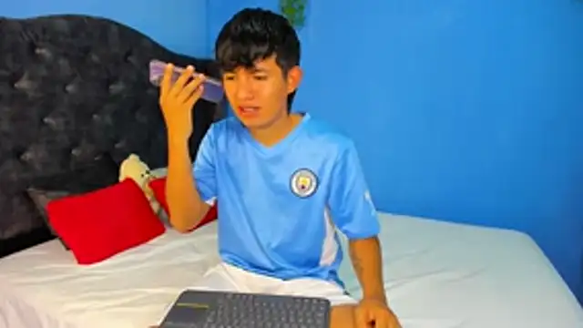 Mikke18 online show from February 5, 2026, 8:24 pm