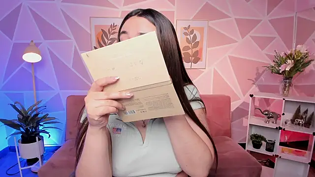 SwettieSammy online show from July 14, 2026, 12:11 pm