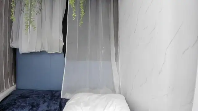  Zoecooper online show from March 18, 2026, 7:17 pm