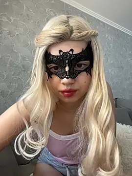 s4rah online show from March 18, 2026, 11:13 am