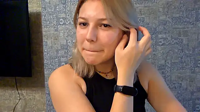 ShinyJules online show from November 29, 2025, 2:53 pm