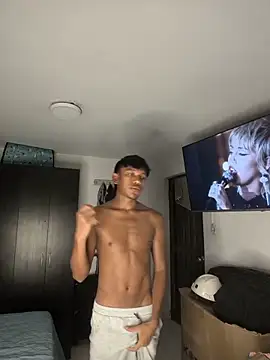 santinaughty online show from June 13, 2026, 8:07 pm