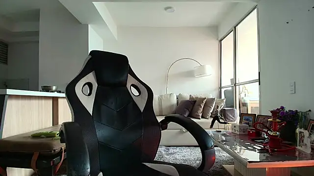 Snapshot of liorvante chatting on February 20, 2026, 1:33 pm liorvante online show from February 20, 2026, 1:33 pm