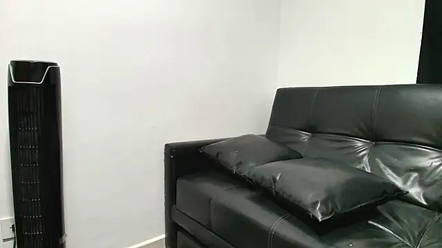 Snapshot of liorvante chatting on April 7, 2026, 1:28 am liorvante online show from April 7, 2026, 1:28 am