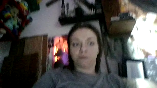 Snapshot of spunfoxxx chatting on December 22, 2025, 2:08 am spunfoxxx online show from December 22, 2025, 2:08 am