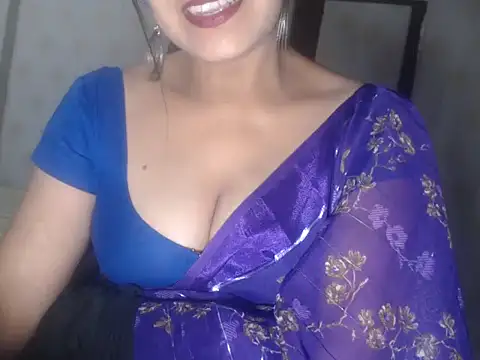 Hotronita123 online show from May 4, 2026, 5:31 pm