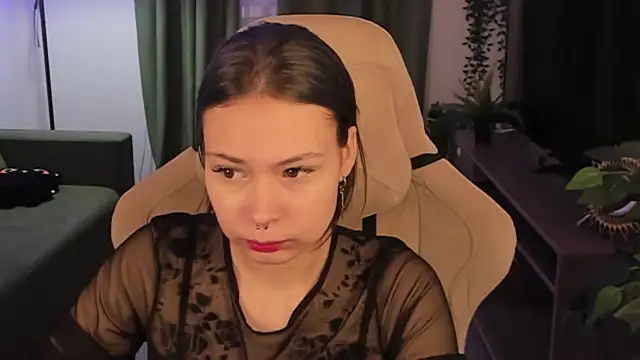 ReikoAckerman online show from December 15, 2025, 5:44 am