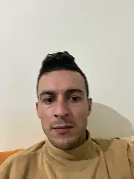 3turkish6model9 online show from February 14, 2026, 9:33 pm