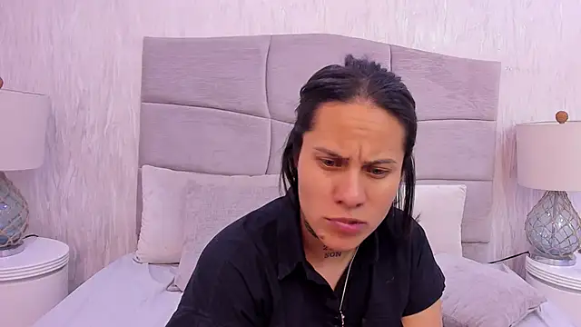 Naomii BDSM online show from March 4, 2026, 8:04 pm