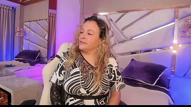 Ivonne 444 online show from December 18, 2025, 12:22 pm