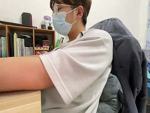 hiiiizzzz online show from February 15, 2026, 11:30 am