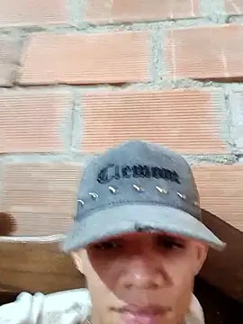 Snapshot of daniel_garzon chatting on December 2, 2025, 8:15 pm daniel garzon online show from December 2, 2025, 8:15 pm