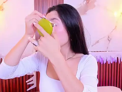 Snapshot of MiaLovely1 chatting on December 20, 2025, 7:54 pm MiaLovely1 online show from December 20, 2025, 7:54 pm