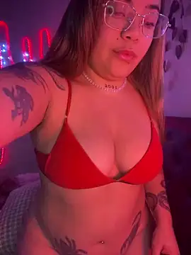 Lindalatina2001 online show from May 25, 2026, 2:06 am