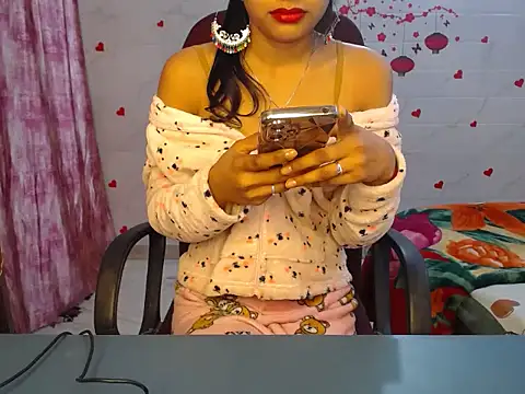 Parimodel19 online show from February 4, 2026, 10:10 am