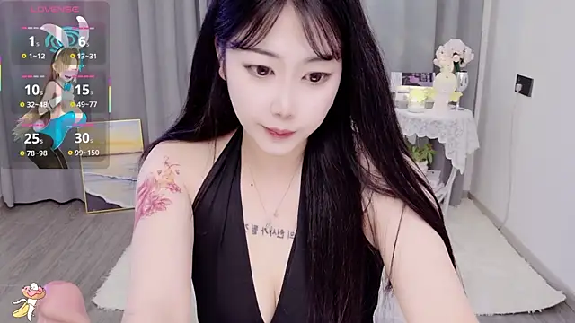 Xania xx online show from June 4, 2026, 8:37 pm