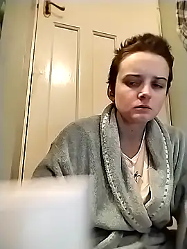 Amy01112 online show from February 4, 2026, 9:31 pm