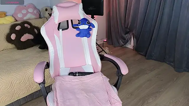 Snapshot of mimiicherry chatting on February 9, 2026, 3:54 am mimiicherry online show from February 9, 2026, 3:54 am