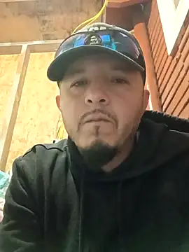 Lalin2323 online show from March 16, 2026, 11:09 pm