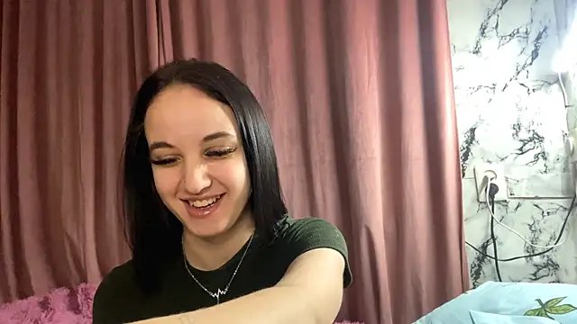 Snapshot of StacyHoyles chatting on December 16, 2025, 10:42 am StacyHoyles online show from December 16, 2025, 10:42 am