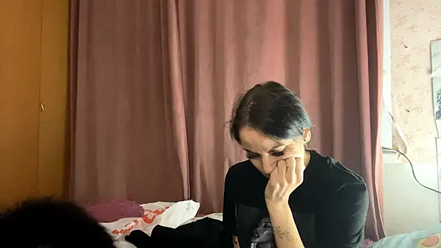 Snapshot of StacyHoyles chatting on January 9, 2026, 1:36 pm StacyHoyles online show from January 9, 2026, 1:36 pm