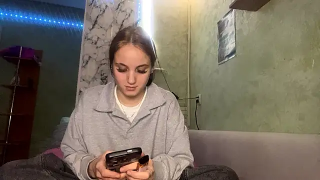 Snapshot of StacyHoyles chatting on January 16, 2026, 12:31 pm StacyHoyles online show from January 16, 2026, 12:31 pm