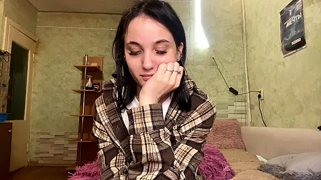 Snapshot of StacyHoyles chatting on February 5, 2026, 12:10 pm StacyHoyles online show from February 5, 2026, 12:10 pm