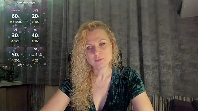 LanaLight x online show from April 1, 2026, 9:23 pm