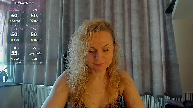LanaLight x online show from May 6, 2026, 11:59 am