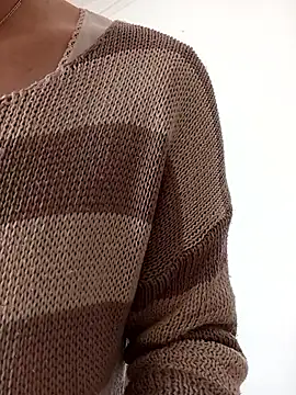 gatitachula93 online show from February 24, 2026, 1:53 pm