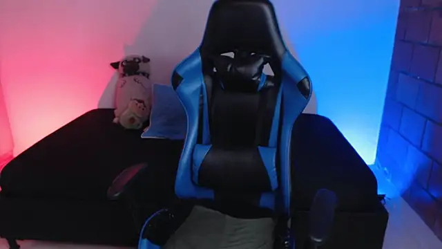 Baby-DommePet online show from December 21, 2025, 3:30 pm