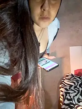 Estefanny Lolyy online show from March 22, 2026, 3:54 am