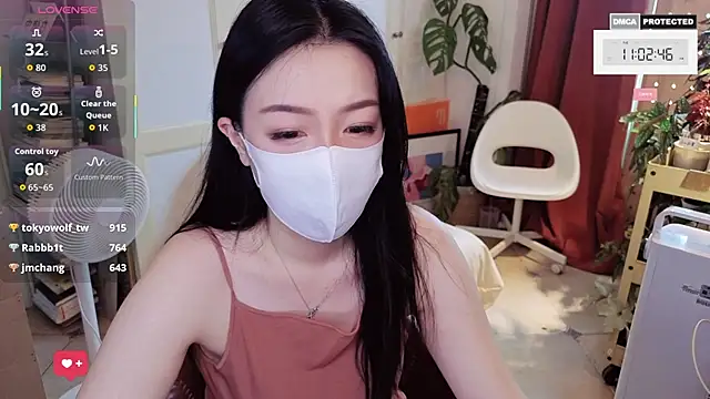 nayomi 34f online show from May 12, 2026, 3:03 am