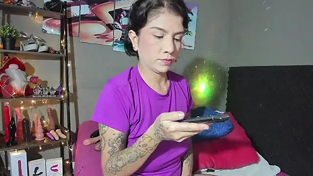 Snapshot of Shadia_Squirt chatting on October 21, 2025, 2:45 am Shadia Squirt online show from October 21, 2025, 2:45 am