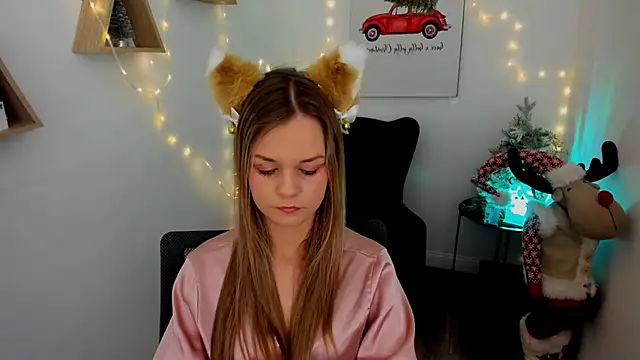 MidnighteAura online show from December 18, 2025, 6:14 pm