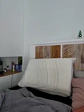 Maeveleigh xo online show from December 22, 2025, 12:07 am