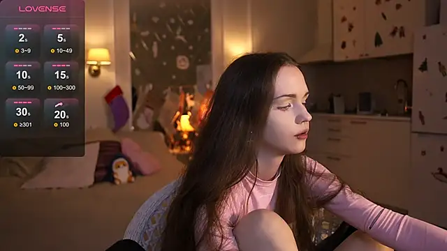 lunaice   online show from December 15, 2025, 6:50 am