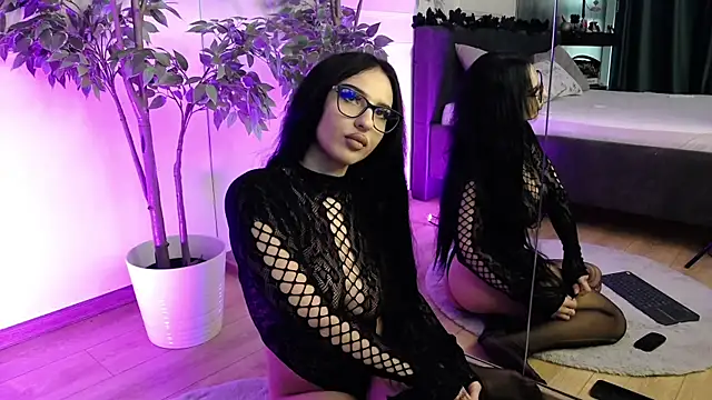 RavenFoxxy online show from December 2, 2025, 6:52 am