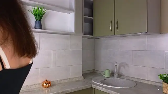 UmbraElyon online show from March 26, 2026, 5:24 am