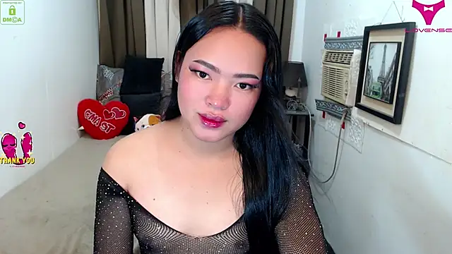 Fantacyloverr online show from December 14, 2025, 5:18 pm