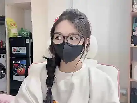 Yuyu-baobei online show from March 10, 2026, 6:18 am