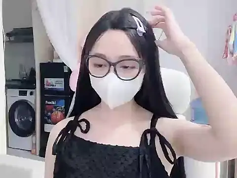 Yuyu-baobei online show from May 6, 2026, 3:06 pm
