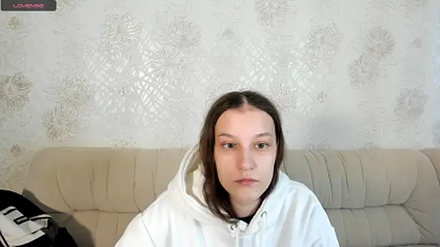 KrisDoeil online show from May 7, 2026, 1:55 am