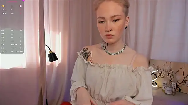 Snapshot of MaireLanda chatting on June 25, 2026, 5:12 am MaireLanda online show from June 25, 2026, 5:12 am