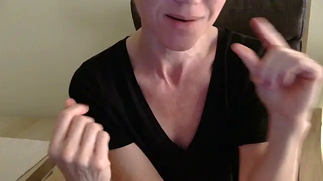 Snapshot of AuroraAG chatting on May 25, 2026, 12:00 pm AuroraAG online show from May 25, 2026, 12:00 pm