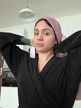 SiennaLuxexx online show from February 18, 2026, 12:12 pm