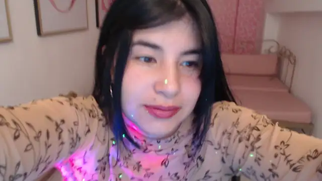 Nina harpper  online show from December 2, 2025, 1:05 pm