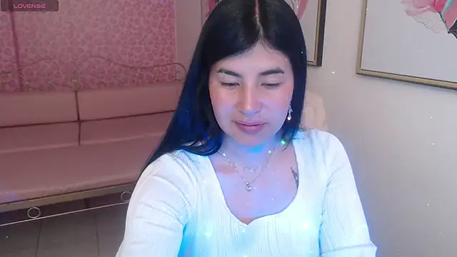 Nina harpper  online show from December 14, 2025, 1:16 pm