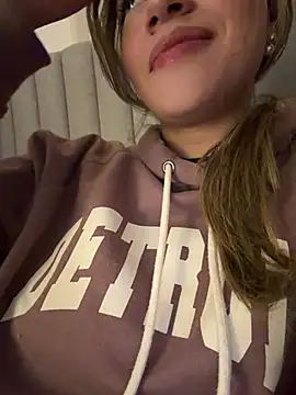 Snapshot of abbymnd1 chatting on March 7, 2026, 7:16 am abbymnd1 online show from March 7, 2026, 7:16 am